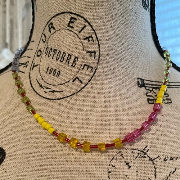 🌈 Rainbow Carnival Glass Beaded Necklace - Picture 1 of 4